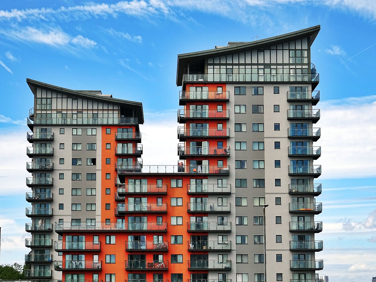 Por que o Esgoto do Condomínio Volta para o Apartamento